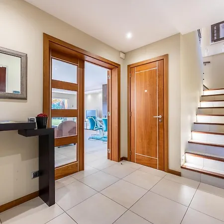 Small House *
