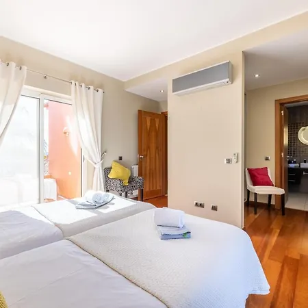 Small House Estombar